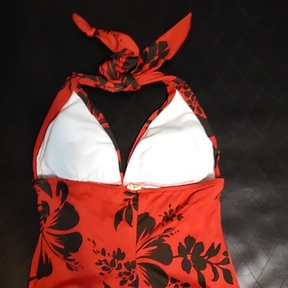 Bathing suit - Picture 2 of 3